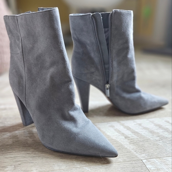 Vince Camuto Membidi Suede Leather Ankle Boots - Picture 1 of 14